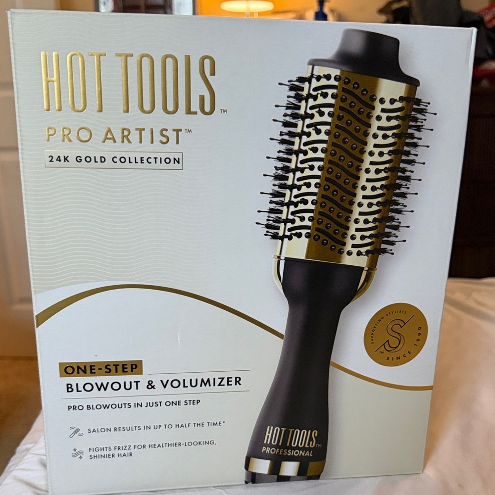Pro Artist 24K Gold One-Step Blowout & Volumizer - Black and Gold